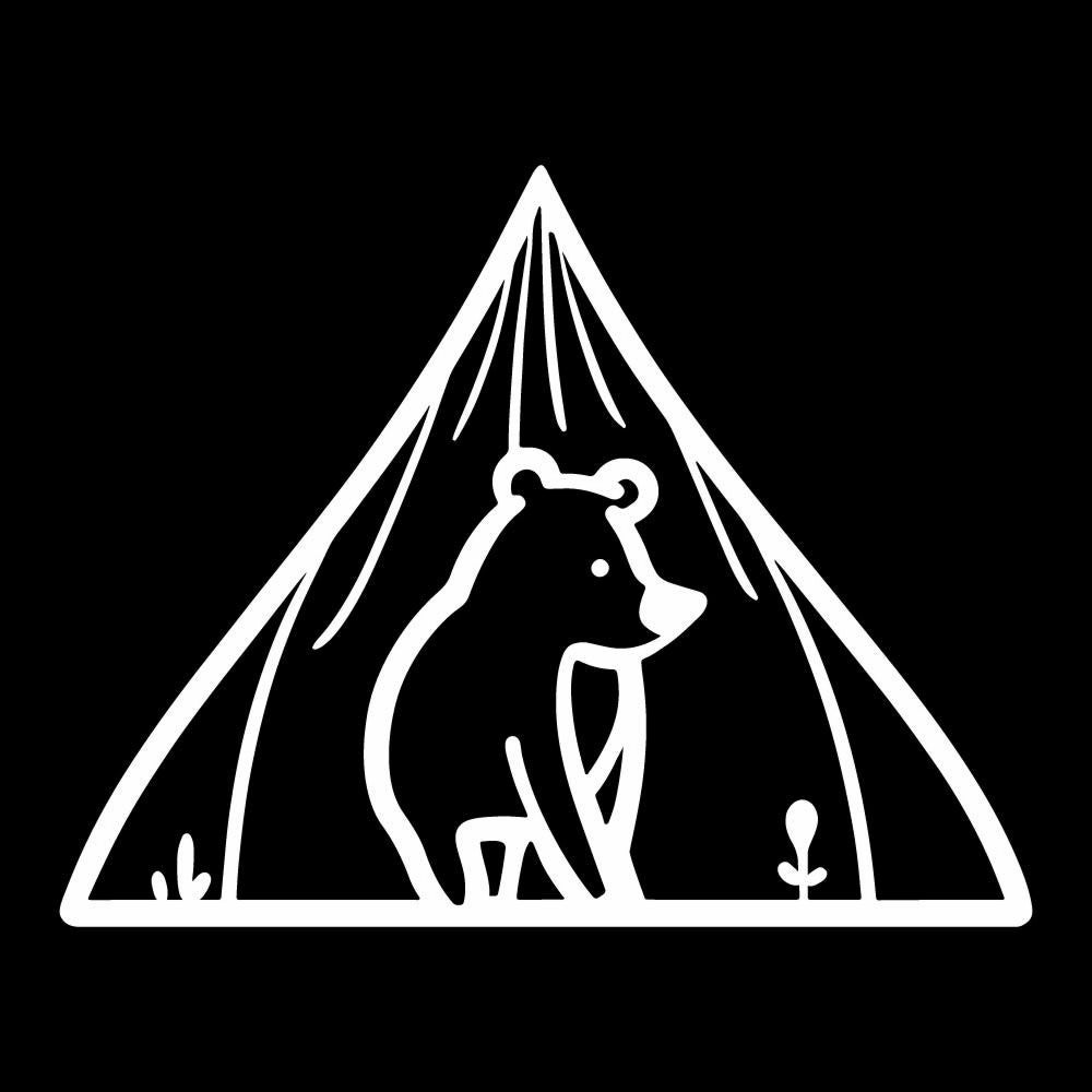 テントから出るクマ 7