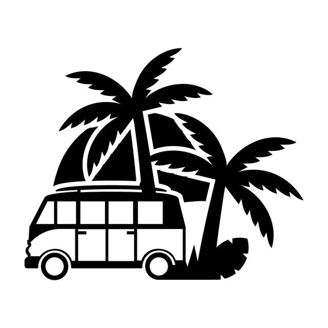 車と海辺の夕陽