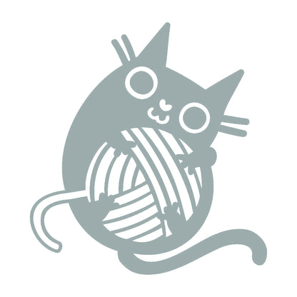 毛糸玉を抱えるネコ 10