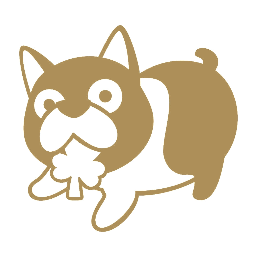 クローバーを咥えたパグ 9