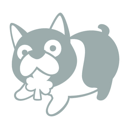 クローバーを咥えたパグ 10
