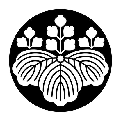 石持ち地抜き五三桐紋