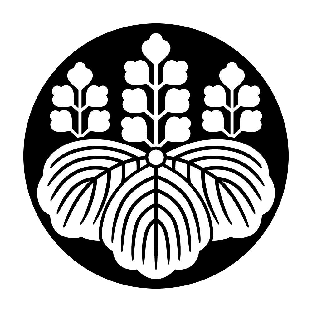 石持ち地抜き五七桐紋
