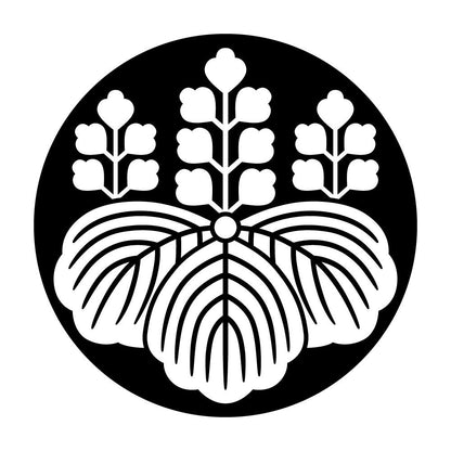 石持ち地抜き五七桐紋