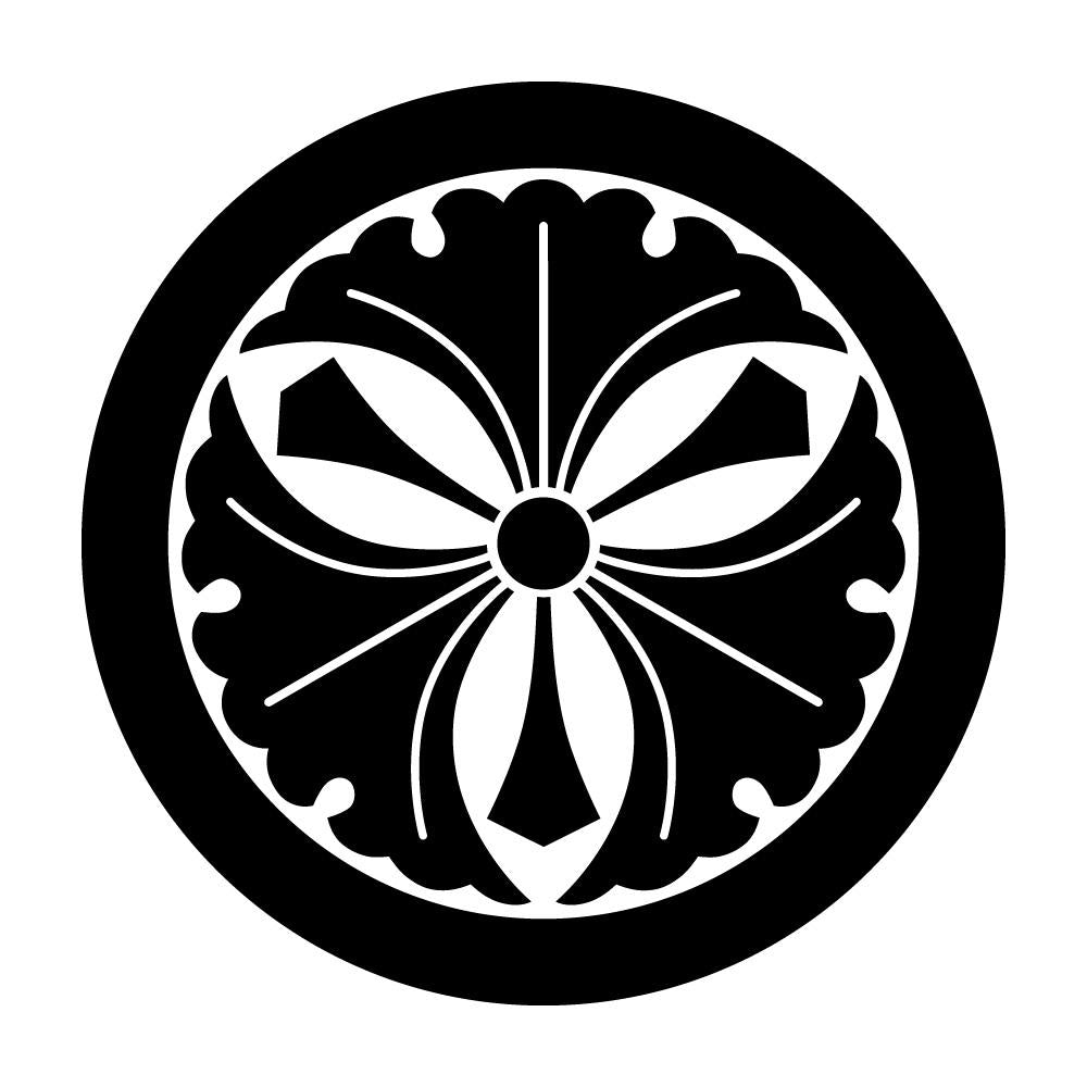 丸に剣三つ銀杏紋