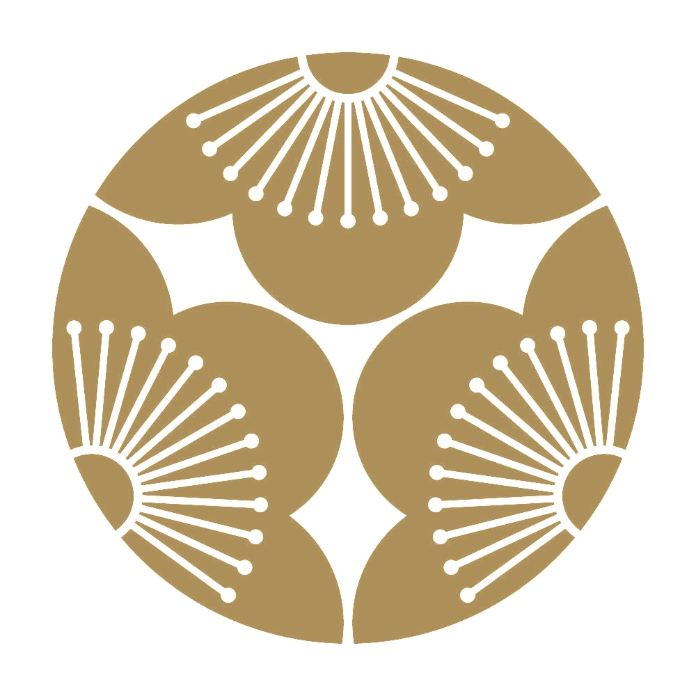 三つ割り向こう梅紋 9