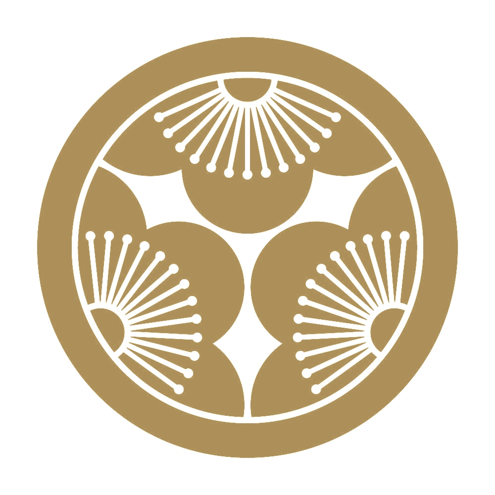 丸に三つ割り向こう梅紋 9