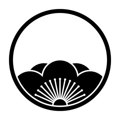 糸輪に覗き向こう梅紋
