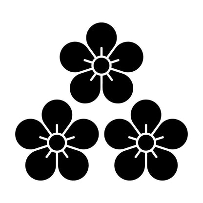 三つ盛り梅紋