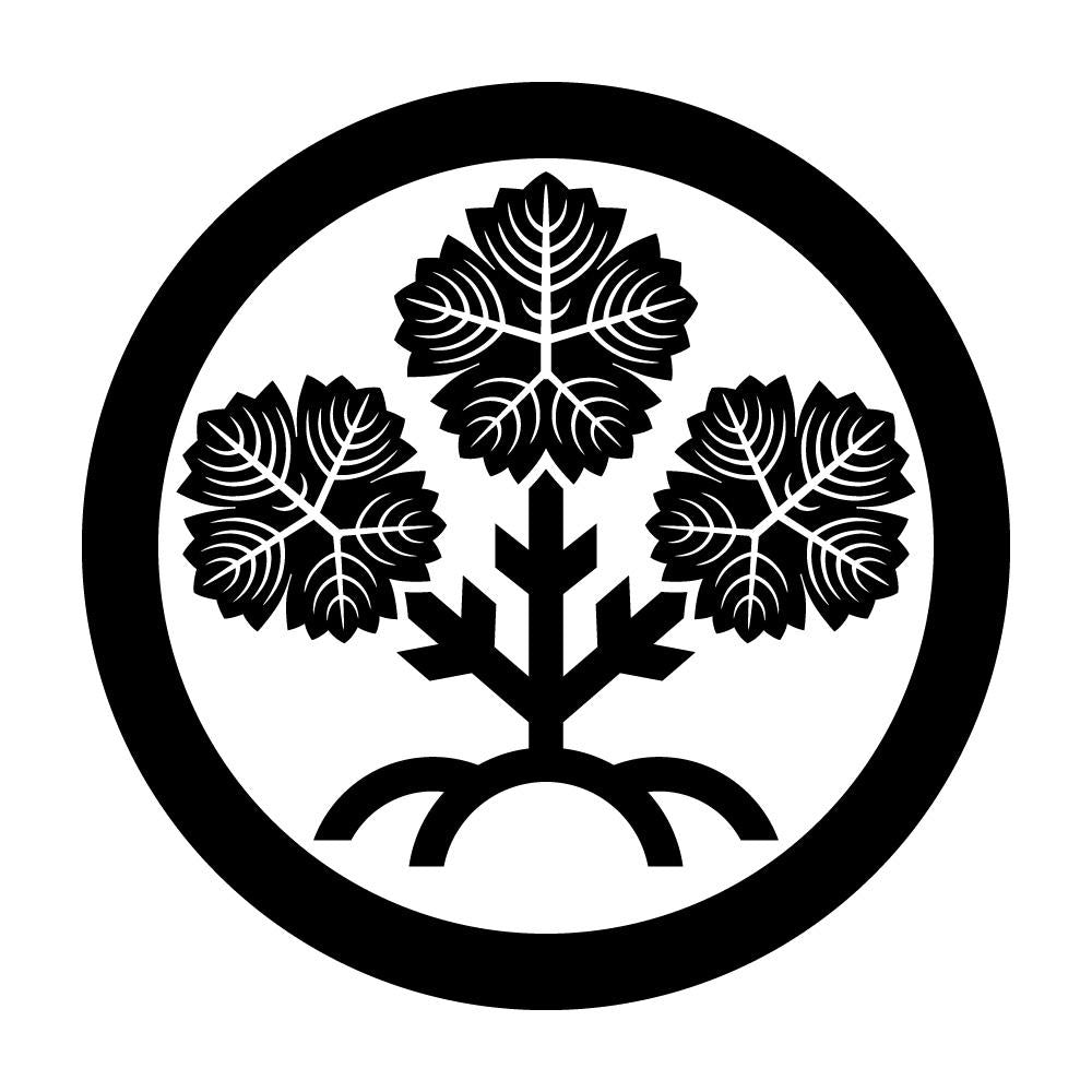 丸に諏訪梶の葉紋