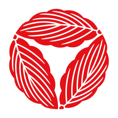 三つ追い柏紋 8
