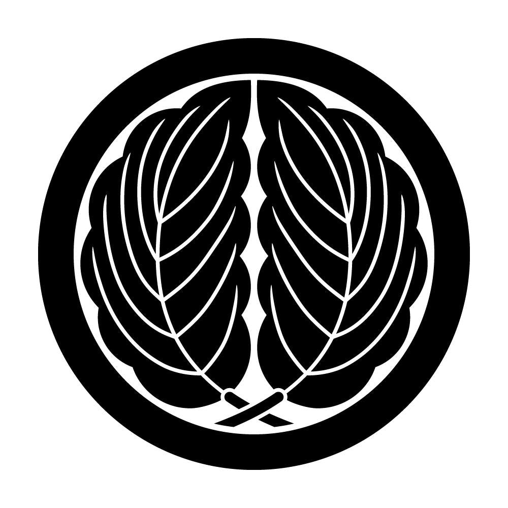 丸に抱き柏紋