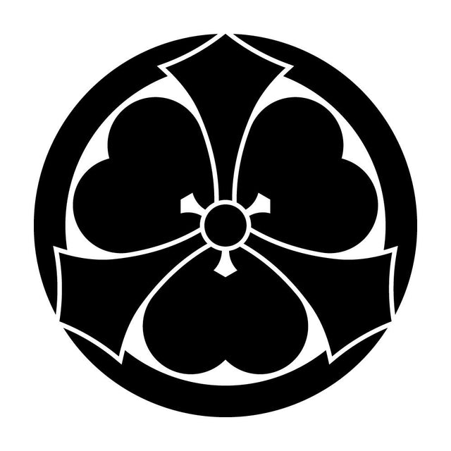 丸に剣出片喰紋