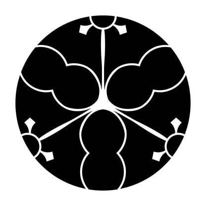三つ組み片喰紋