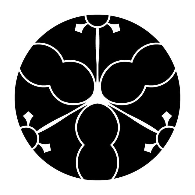三つ組み片喰紋