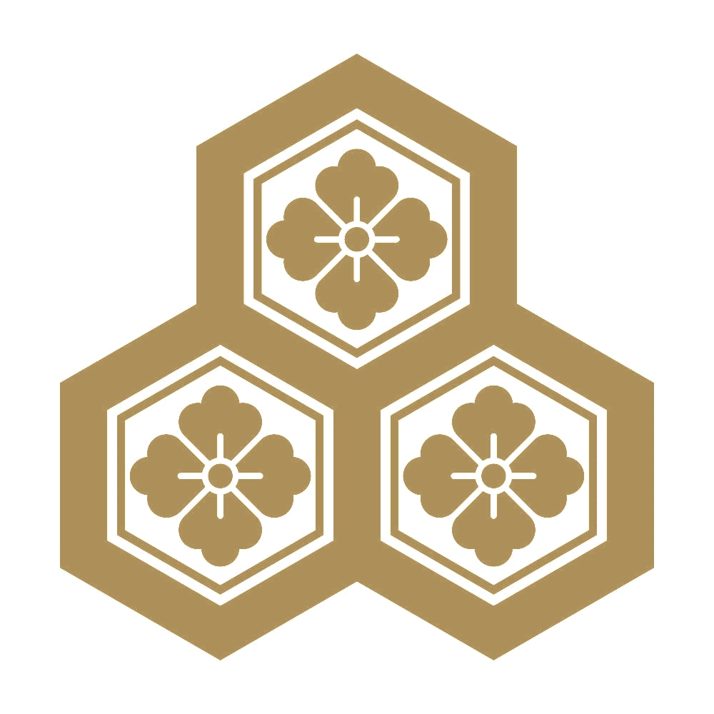持ち合い三つ盛り亀甲に花角紋 9