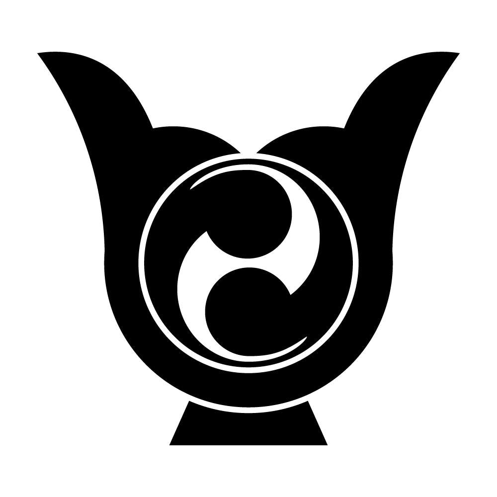変わり鍬形に二つ巴紋