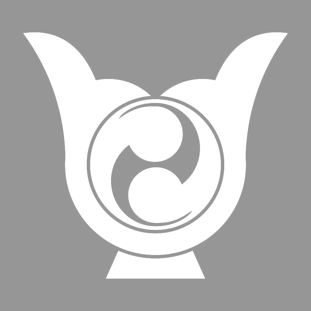 変わり鍬形に二つ巴紋 7