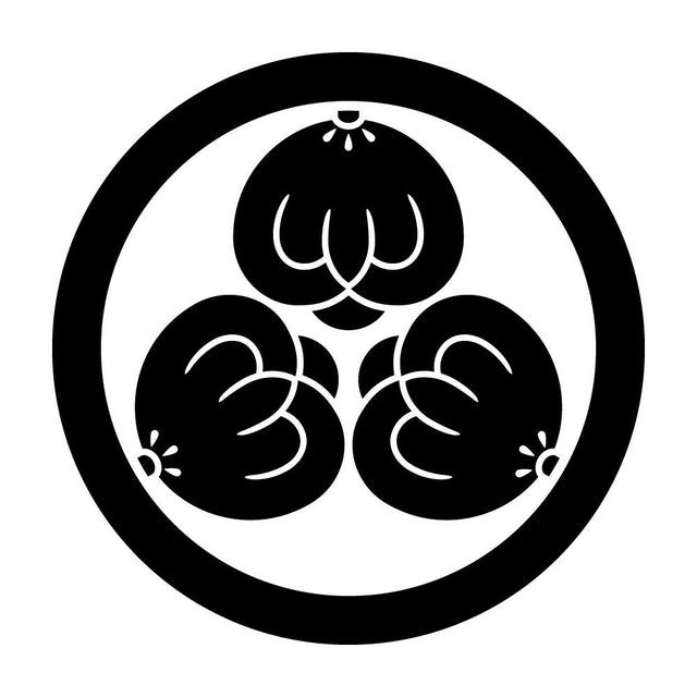 丸に葉なし三つ茶の実紋