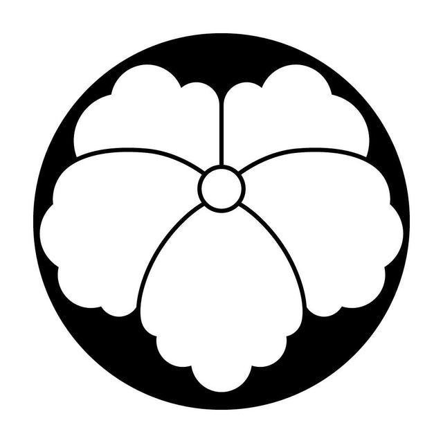 石持ち地抜き大割り蔦紋