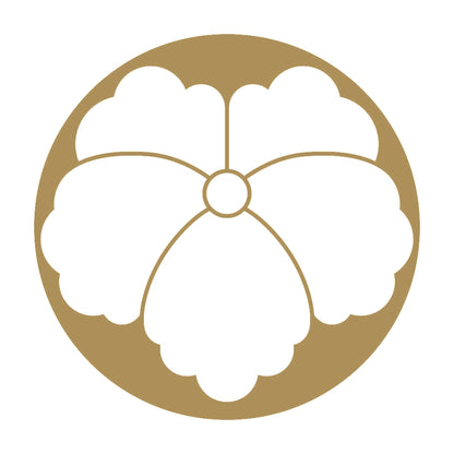 石持ち地抜き大割り蔦紋 9