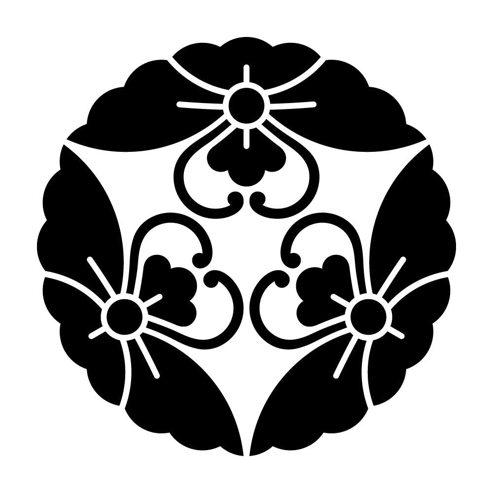 三つ寄せ花菱蝶紋