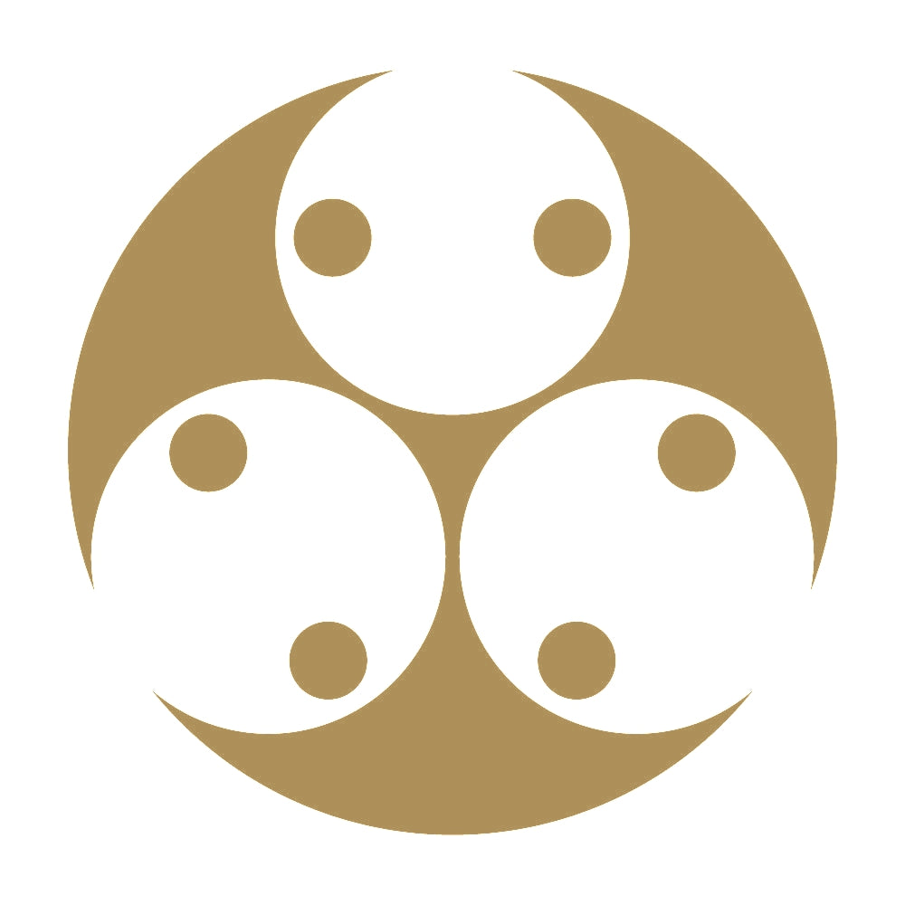 石持ち地抜き三つ分銅紋 9