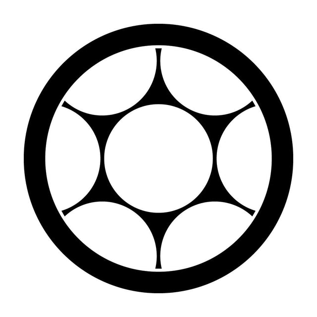丸に鞠挾み紋