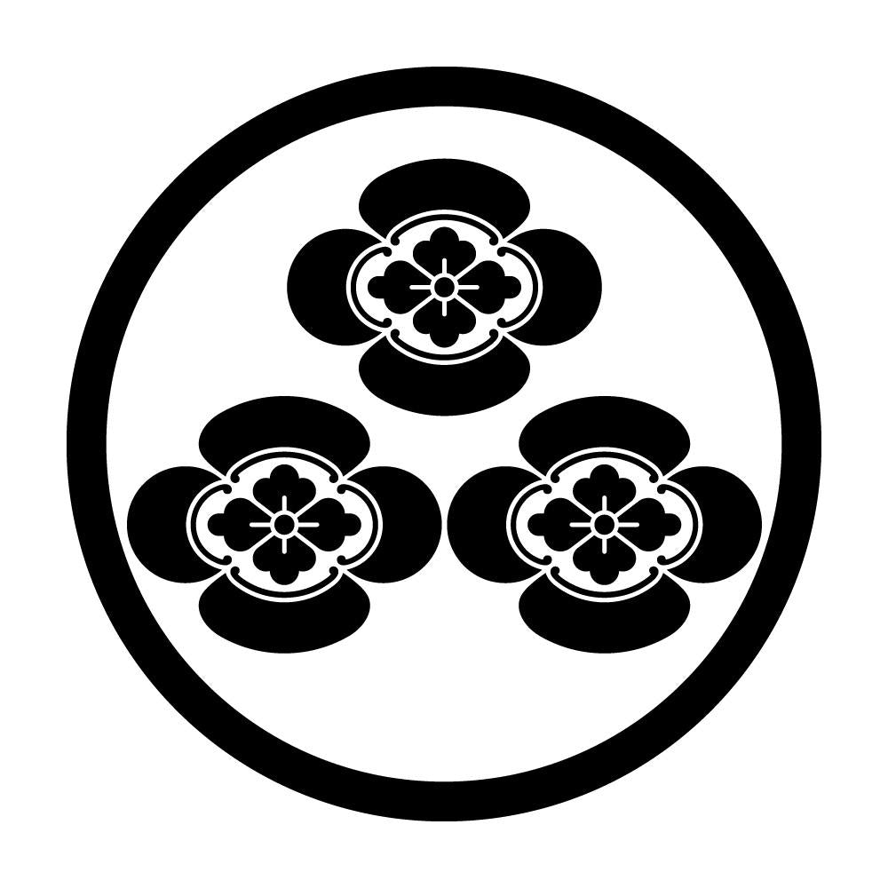 細輪三つ盛り木瓜紋