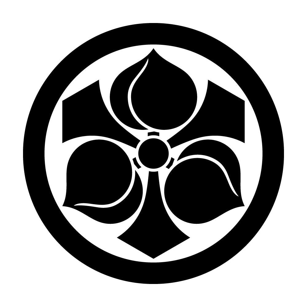 丸に剣三つ桃紋