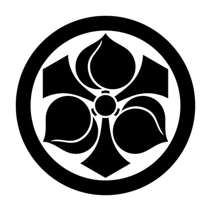 丸に剣三つ桃紋