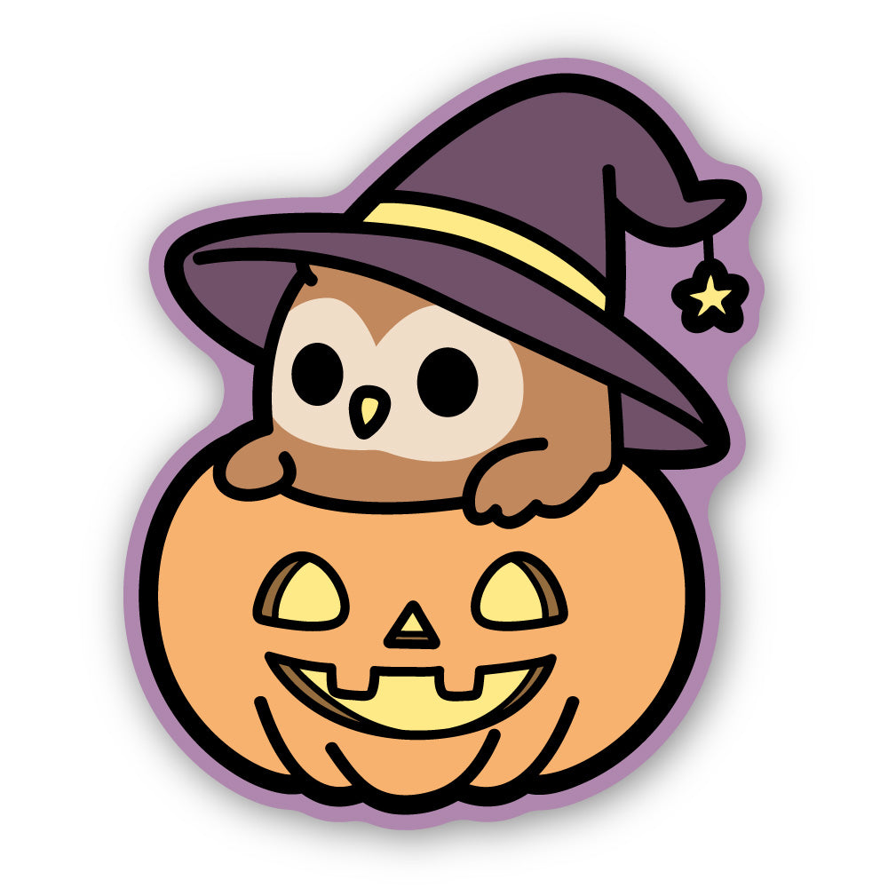 かぼちゃからひょっこり顔を出す魔法使いフクロウ